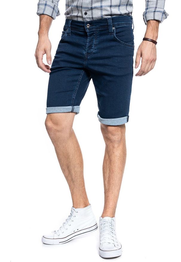 Szorty Męskie Mustang Chicago Krótkie Spodenki Denim Blue 1011731 5000 980, W38. Okazja: na co dzień. Materiał: denim. Długość: krótkie. Styl: casual
