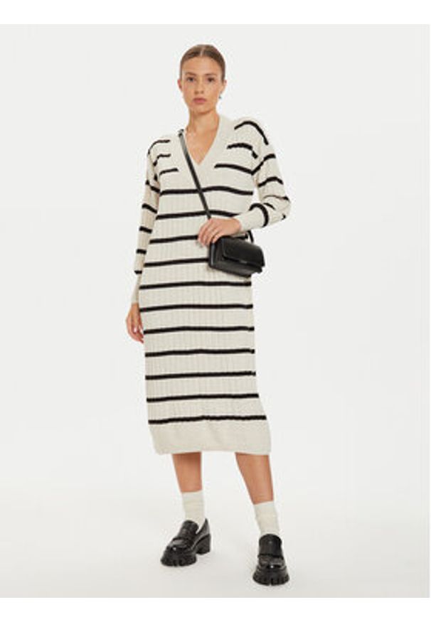 only - ONLY Sukienka dzianinowa New Tessa 15236372 Beżowy Relaxed Fit. Kolor: beżowy. Materiał: syntetyk