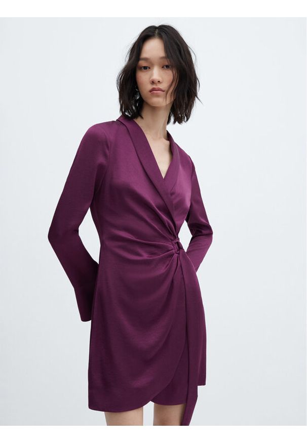 mango - Mango Sukienka koktajlowa Florence 57033814 Fioletowy Regular Fit. Kolor: fioletowy. Materiał: syntetyk. Styl: wizytowy