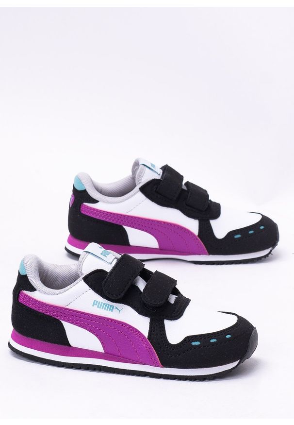 Sneakersy dziecięce kolorowe Puma Cabana Racer SL 20 V Inf. Okazja: na co dzień. Zapięcie: rzepy. Kolor: czarny. Materiał: materiał. Szerokość cholewki: normalna. Wzór: kolorowy. Sport: turystyka piesza, fitness