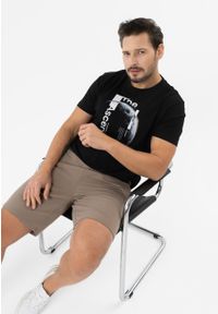 Volcano - Koszulka z nadrukiem, Comfort Fit, T-NARIS. Okazja: na co dzień. Materiał: bawełna, materiał. Długość: krótkie. Wzór: nadruk. Styl: casual #1