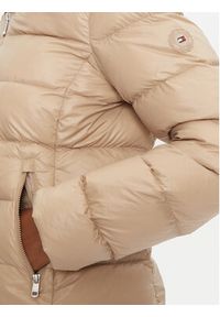 TOMMY HILFIGER - Tommy Hilfiger Kurtka puchowa WW0WW43520 Beżowy Regular Fit. Kolor: beżowy. Materiał: syntetyk #7
