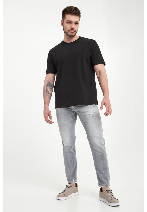 Balmain - T-shirt męski z haftem BALMAIN. Wzór: haft
