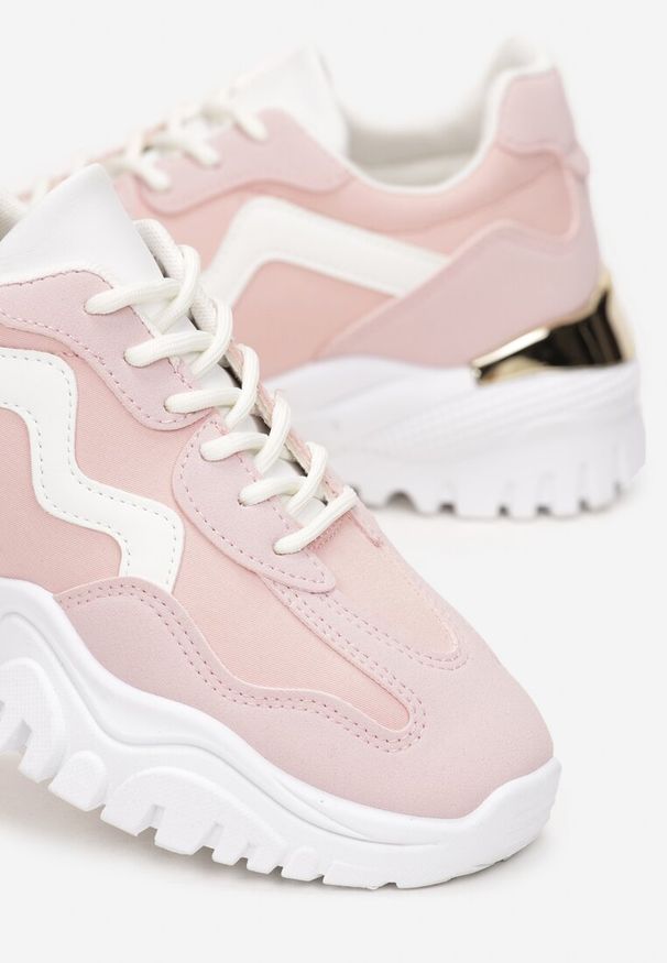 Renee - Różowe Sneakersy Ozdobione Metaliczną Wstawką na Grubej Podeszwie Ashtonia. Kolor: różowy. Wzór: aplikacja