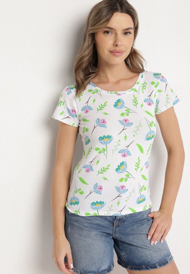 Born2be - Biało-Zielony Bawełniany T-shirt Ozdobiony Nadrukiem Zarice. Okazja: na co dzień. Kolor: biały. Materiał: bawełna. Wzór: aplikacja, nadruk. Styl: klasyczny, casual
