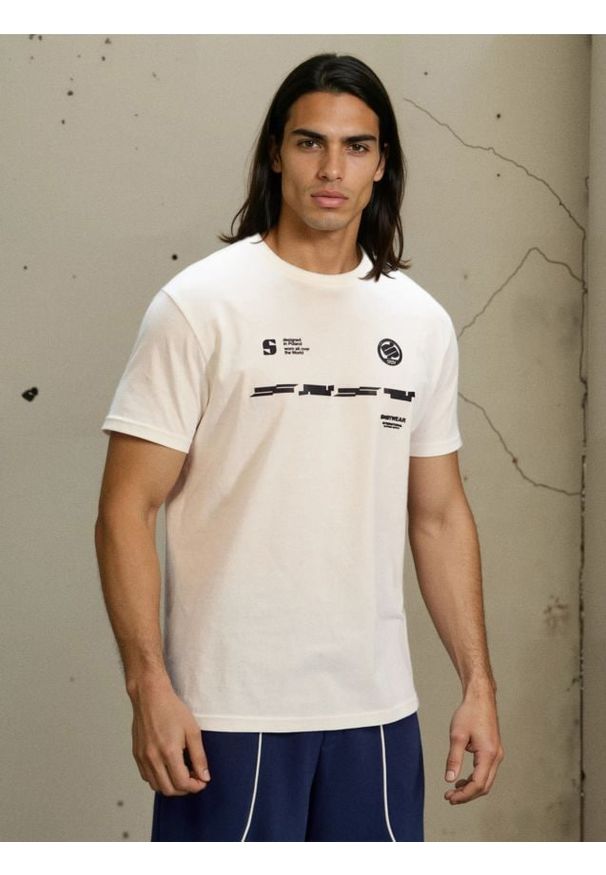 Sinsay - Bawełniana koszulka z krótkim rękawem - kremowy. Kolor: kremowy. Materiał: bawełna. Długość rękawa: krótki rękaw. Długość: krótkie