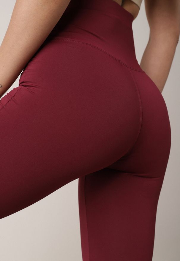 Born2be - Bordowe Elastyczne Spodnie z Gumką w Talii i Wysokim Stanem Brinamla. Okazja: na co dzień, na spacer. Stan: podwyższony. Kolor: czerwony. Materiał: materiał. Styl: sportowy, casual