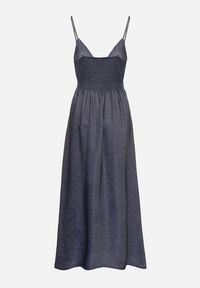 Born2be - Granatowa Kopertowa Sukienka na Ramiączkach z Wiskozy Zdobiona Cyrkoniami Ararielle. Okazja: na spacer, na imprezę, na co dzień. Typ kołnierza: dekolt w kształcie V. Kolor: niebieski. Materiał: wiskoza. Długość rękawa: na ramiączkach. Wzór: aplikacja. Typ sukienki: kopertowe. Styl: casual, klasyczny #4