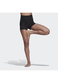 Adidas - Yoga Essentials High-Waisted Short Leggings. Kolor: czarny. Materiał: materiał. Sport: joga i pilates