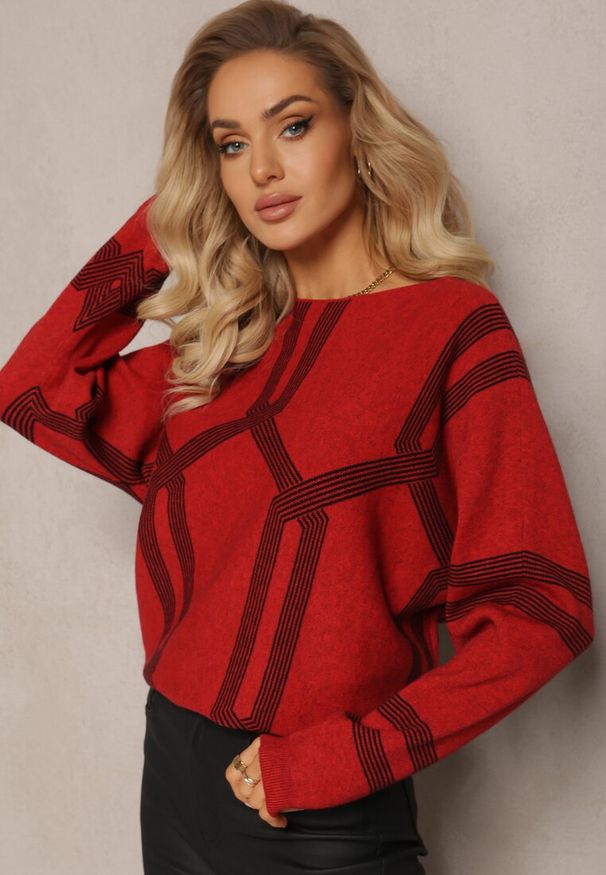 Renee - Czerwony Sweter z Okrągłym Dekoltem i Wzorem w Paski Busso. Kolor: czerwony. Wzór: paski