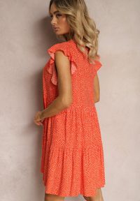 Renee - Pomarańczowa Rozkloszowana Sukienka z Bawełny w Kropki z Trójkątnym Dekoltem Riessa. Okazja: na co dzień. Kolor: pomarańczowy. Materiał: bawełna. Długość rękawa: krótki rękaw. Wzór: kropki. Sezon: wiosna, lato. Typ sukienki: proste. Styl: casual, wizytowy #2