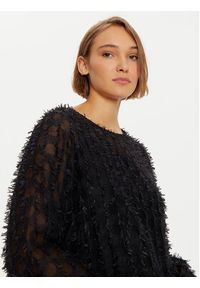 Karen by Simonsen Sukienka koktajlowa Rubina 10105170 Czarny Oversize. Kolor: czarny. Materiał: syntetyk. Typ sukienki: oversize. Styl: wizytowy #2
