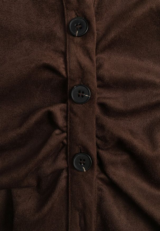 Renee - Brązowa Marszczona Sukienka z Imitacji Zamszu o Koszulowym Kroju Esora. Okazja: na randkę. Typ kołnierza: dekolt w serek. Kolor: brązowy. Materiał: zamsz. Typ sukienki: koszulowe