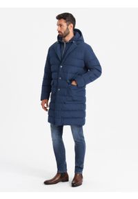 Ombre Clothing - Długa pikowana kurtka męska z klapami i podpinką – ciemnoniebieska V1 - Rozmiar: M. Kolor: niebieski. Materiał: syntetyk, tkanina, poliester, materiał. Długość: długie. Wzór: jednolity. Styl: elegancki #3