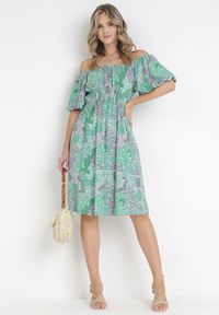 Born2be - Zielona Wiskozowa Sukienka Midi z Hiszpańskim Dekoltem i Gumką w Talii Wilmanu. Kolor: zielony. Materiał: wiskoza. Długość: midi #2