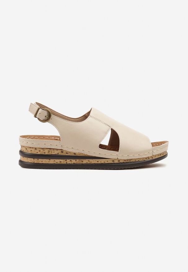 Born2be - Beżowe Sandały Vices na Koturnie z Ozdobnymi Wycięciami Ovilere. Okazja: na co dzień. Kolor: beżowy. Materiał: jeans. Obcas: na koturnie. Styl: klasyczny, casual