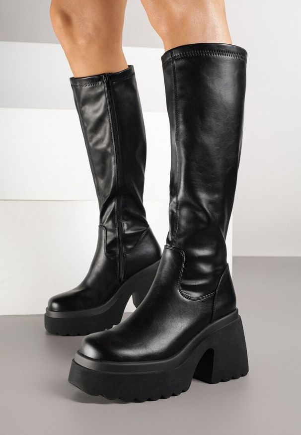 Renee - Czarne Kozaki na Słupku i Platformie z Dopasowaną Cholewką Avelgissa. Okazja: na co dzień. Kolor: czarny. Szerokość cholewki: normalna. Obcas: na platformie. Styl: casual