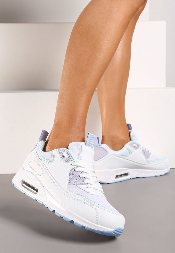 Renee - Biało-Fioletowe Sneakersy z Ekoskóry ze Sznurowaniami i Podeszwą Typu Air Walana. Nosek buta: okrągły. Zapięcie: sznurówki. Kolor: biały. Materiał: materiał. Obcas: na obcasie. Wysokość obcasa: niski
