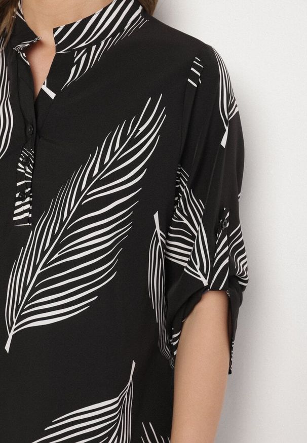 Born2be - Czarna Koszula z Bawełną we Wzór Liści Lumavaie. Okazja: na co dzień. Kolor: czarny. Materiał: bawełna. Styl: elegancki, casual