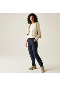 Regatta - Spodnie damskie Questra V. Kolor: niebieski. Materiał: materiał. Sezon: lato. Sport: turystyka piesza #1