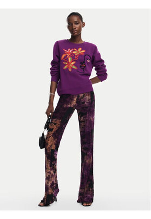 Desigual Bluza Lady 24WWSK16 Fioletowy Regular Fit. Kolor: fioletowy. Materiał: bawełna