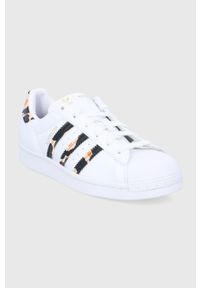 adidas Originals Buty Superstar x Marimekko kolor biały. Nosek buta: okrągły. Zapięcie: sznurówki. Kolor: biały. Materiał: materiał, guma. Model: Adidas Superstar #4