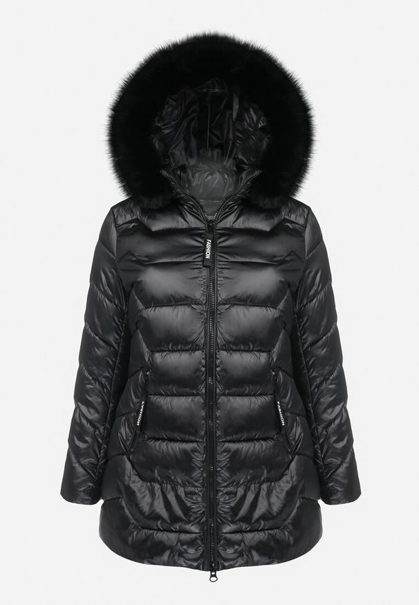Born2be - Czarna Kurtka Pikowana z Kapturem i Futerkiem Razu. Okazja: na co dzień, na spacer. Typ kołnierza: kaptur. Kolekcja: plus size. Kolor: czarny. Materiał: futro. Sezon: zima, jesień. Styl: elegancki, casual