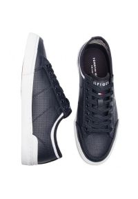 TOMMY HILFIGER - Buty Tommy Hilfiger Core Corporate Leather Sneaker M FM0FM00552-403 niebieskie. Okazja: na co dzień. Kolor: niebieski. Materiał: syntetyk, skóra, materiał. Szerokość cholewki: normalna