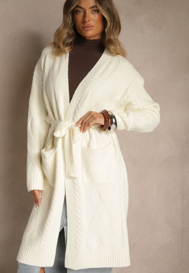 Renee - Jasnobeżowy Tłoczony Kardigan z Wełną o Kroju Bez Zapięć z Paskiem Dorrive. Okazja: na co dzień. Kolor: beżowy. Materiał: wełna. Styl: casual, elegancki