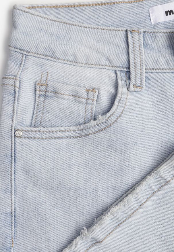 Born2be - Niebieskie Jeansy Typu Dzwony z Bawełną i Wysokim Stanem Nesanthe. Okazja: na co dzień. Stan: podwyższony. Kolor: niebieski. Styl: casual, elegancki, klasyczny