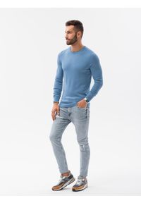 Ombre Clothing - Sweter męski klasyczny z wiskozą BASIC z okrągłym dekoltem – błękitny V10 - Rozmiar: M. Kolor: niebieski. Materiał: wiskoza. Styl: klasyczny