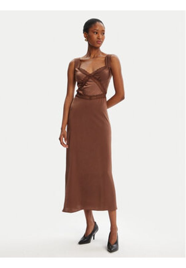 BARDOT - Bardot Sukienka koktajlowa Emory Lace Slip 58603DB Brązowy Regular Fit. Kolor: brązowy. Materiał: syntetyk. Styl: wizytowy