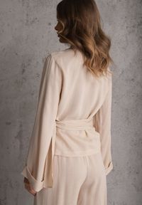 Renee - Beżowa Wiskozowa Bluzka z Kopertowym Dekoltem i Wiązaniem z Boku Velarila. Typ kołnierza: dekolt kopertowy. Kolor: beżowy. Materiał: wiskoza #5