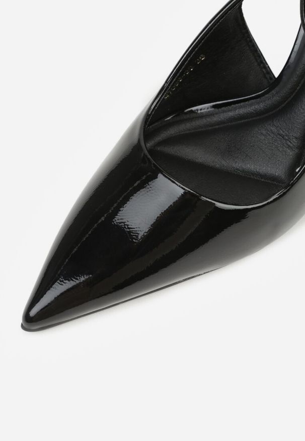 Born2be - Czarne Lakierowane Sandały Vices na Szpilce z Odkrytą Piętą Doliarea. Okazja: na co dzień. Zapięcie: sprzączka. Kolor: czarny. Materiał: lakier. Sezon: lato. Obcas: na szpilce. Styl: wizytowy, klasyczny, casual