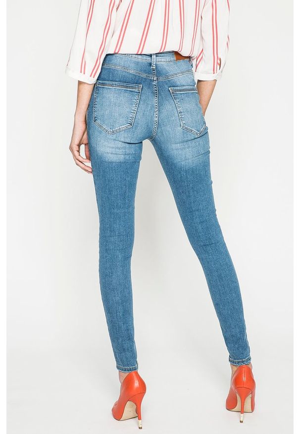 Vero Moda - Jeansy Sophia. Kolor: niebieski