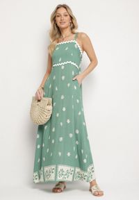 Born2be - Zielona Wiskozowa Sukienka z Geometrycznym Wzorem Lenirisa. Okazja: na co dzień. Kolor: zielony. Materiał: wiskoza. Długość rękawa: na ramiączkach. Wzór: geometria. Typ sukienki: proste. Styl: klasyczny, casual, elegancki #5