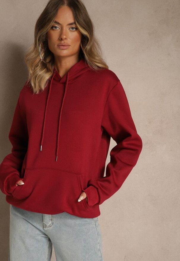 Renee - Bordowa Bluza z Kapturem Ozdobiona Ściągaczami Invila. Okazja: na co dzień. Typ kołnierza: kaptur. Kolor: czerwony. Wzór: aplikacja. Styl: casual, elegancki