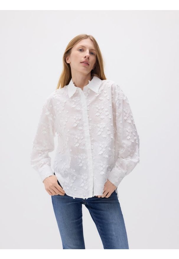 Reserved - Koszula z ozdobnym haftem - złamana biel. Materiał: bawełna, tkanina. Wzór: haft