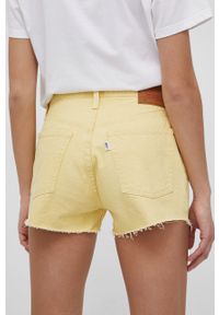 Levi's® - Levi's szorty jeansowe damskie kolor żółty gładkie high waist. Okazja: na spotkanie biznesowe. Stan: podwyższony. Kolor: żółty. Materiał: jeans. Wzór: gładki. Styl: biznesowy