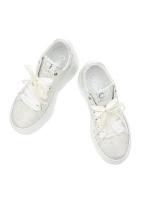 CheBello - Srebrne Sneakersy Chebello Stylowe Obuwie Damskie Na Platformie. Okazja: na co dzień. Kolor: srebrny. Materiał: materiał. Szerokość cholewki: normalna. Wzór: aplikacja. Obcas: na platformie. Styl: elegancki #5
