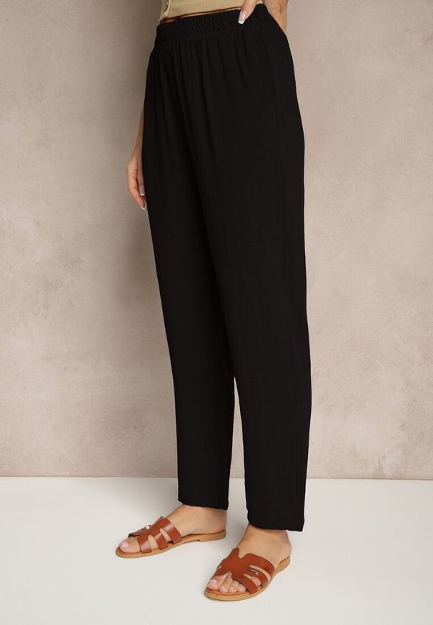 Renee - Czarne Spodnie z Bawełną o Szerokim Kroju High Waist Fanelithia. Okazja: na co dzień. Stan: podwyższony. Kolor: czarny. Materiał: bawełna. Styl: casual