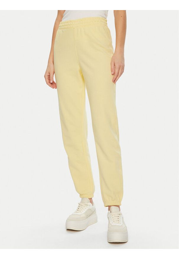 only - ONLY Spodnie dresowe Bella 15312094 Żółty Regular Fit. Kolor: żółty. Materiał: syntetyk, bawełna