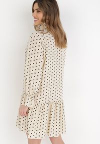 Born2be - Jasnobeżowa Sukienka Nikathe. Typ kołnierza: kołnierzyk stójkowy. Kolor: beżowy. Materiał: tkanina. Wzór: aplikacja, grochy. Długość: mini #6