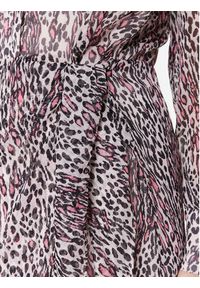Guess Sukienka koszulowa W3RK18 WDW52 Różowy Regular Fit. Kolor: różowy. Materiał: syntetyk. Typ sukienki: koszulowe #2