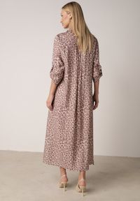 Born2be - Beżowa Sukienka Koszulowa z Wiskozą w Zwierzęcy Wzór Żyrafy Nevetalia. Okazja: na co dzień. Kolor: beżowy. Materiał: wiskoza. Wzór: motyw zwierzęcy. Typ sukienki: koszulowe. Styl: casual, klasyczny #6