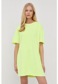 Ugg - UGG sukienka bawełniana kolor żółty mini oversize. Kolor: żółty. Materiał: bawełna. Długość rękawa: krótki rękaw. Wzór: gładki. Typ sukienki: oversize. Długość: mini #3