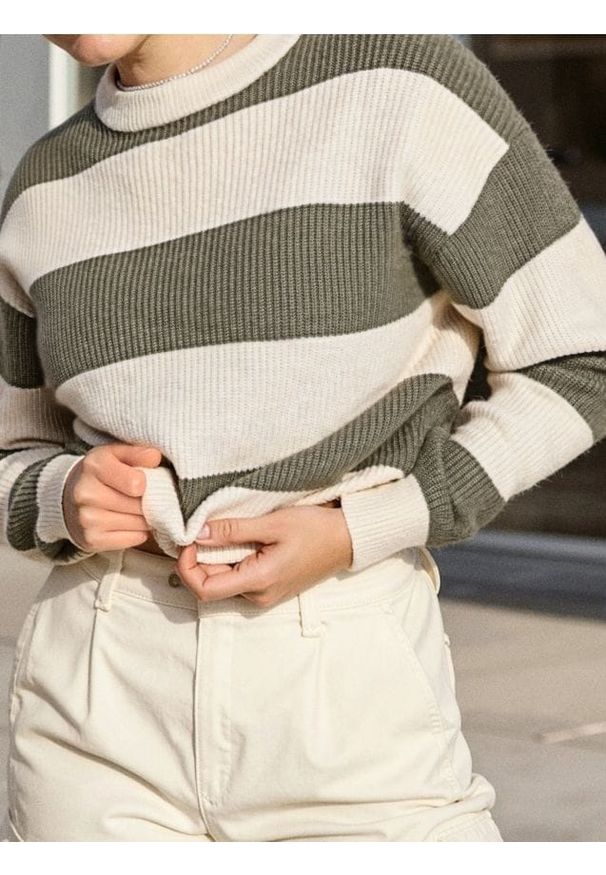 Sinsay - Sweter - zielony. Kolor: zielony