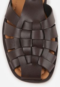 Born2be - Ciemnobrązowe Sandały VICES z Przeplatanymi Paskami i Kwadratowym Noskiem Assadah. Okazja: na co dzień. Zapięcie: pasek. Kolor: brązowy. Materiał: jeans, koronka. Styl: casual, klasyczny, elegancki #5