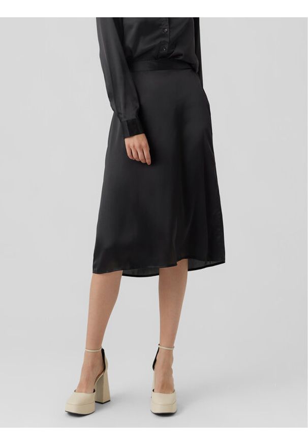Vero Moda Spódnica trapezowa Noa 10274397 Czarny Regular Fit. Kolor: czarny. Materiał: satyna, syntetyk