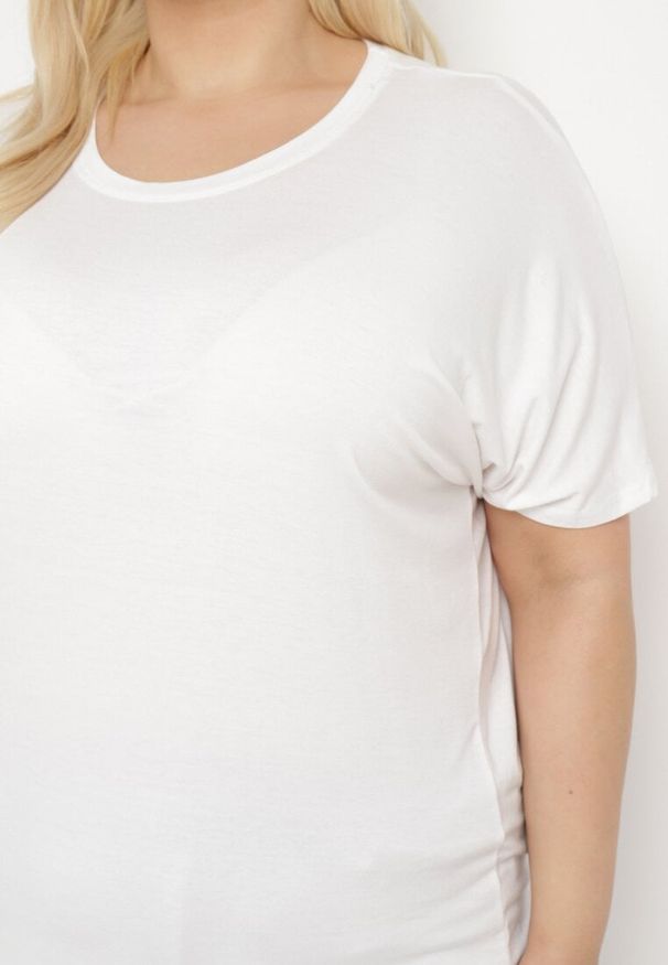 Born2be - Biały T-shirt z Rękawami w typie Nietoperza Salilena. Okazja: na co dzień. Kolor: biały. Materiał: jeans. Wzór: aplikacja. Styl: casual, elegancki, wizytowy